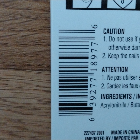 Sassy + Chic Fashion Nails - Picture 4 of 4